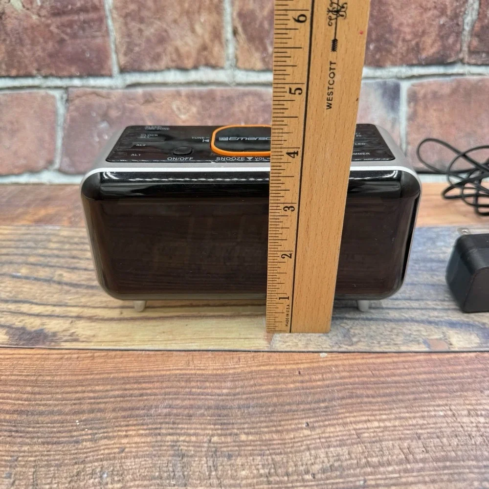 Emerson Bluetooth Dual Alarm Clock Radio Orange Led Display CKS1521 Tested